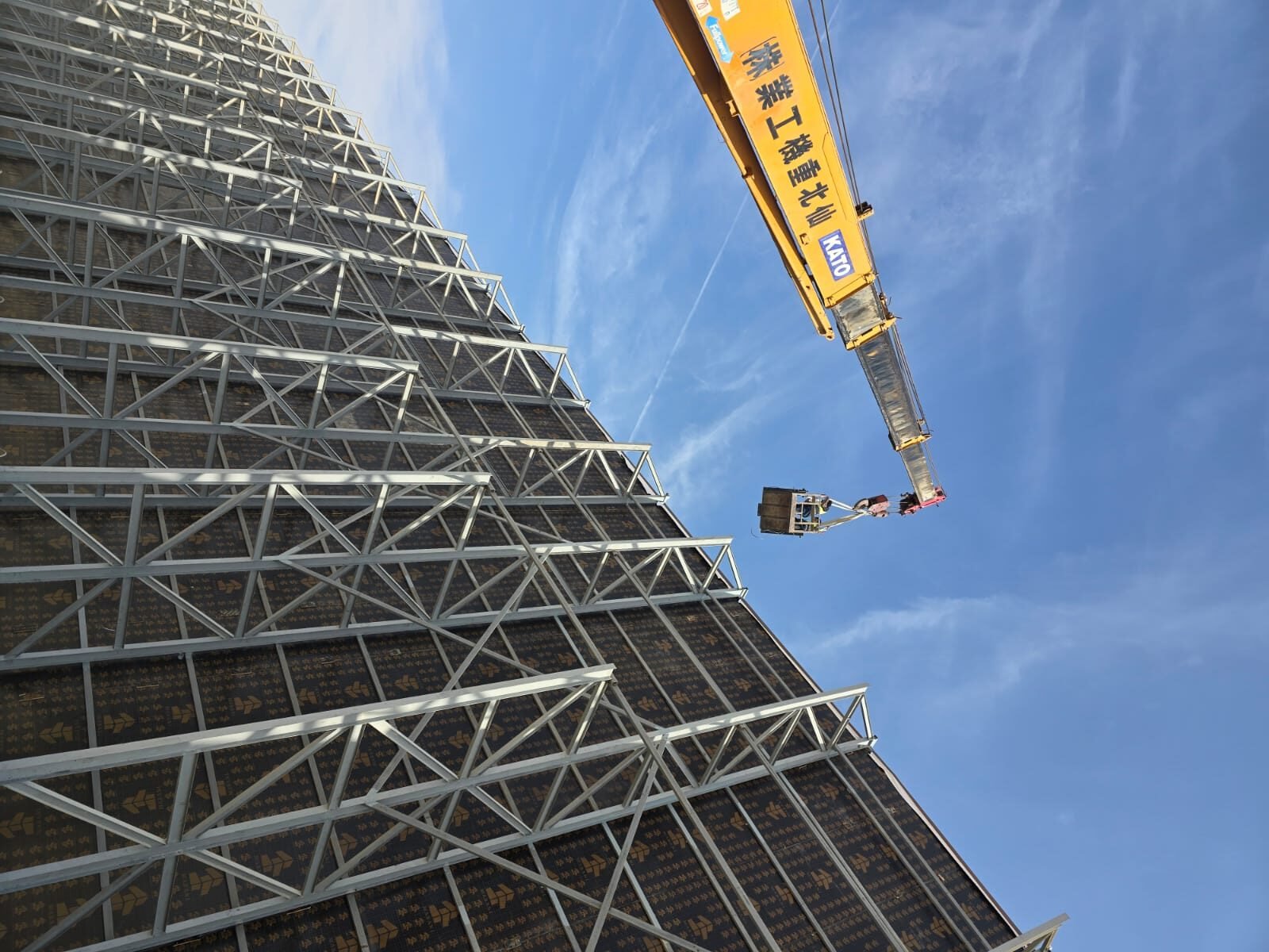 مظلات وسواتر تلال النهضة