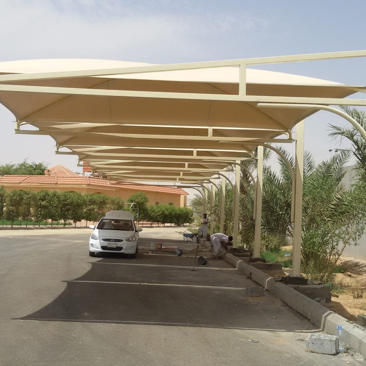 مظلات سيارات