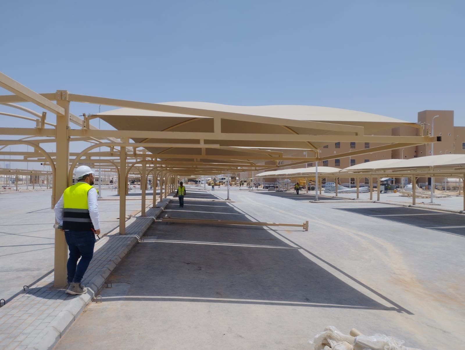 مظلات سيارات